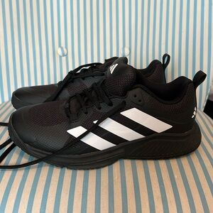 adidas Women's Court Team Bounce 2.0 Sneaker 8.5